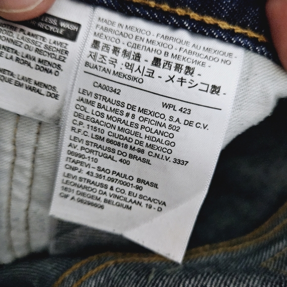 LEVI'S | 501 button fly medium wash cut-off cropped jean capris - Picture 8 of 10